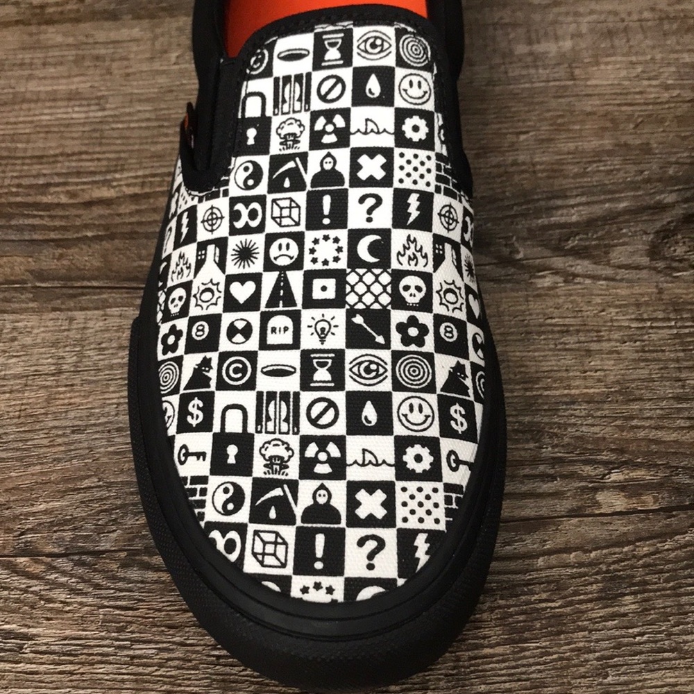 VANS CLASSIC SLIP ON BRAND NEW - Picture 12 of 16